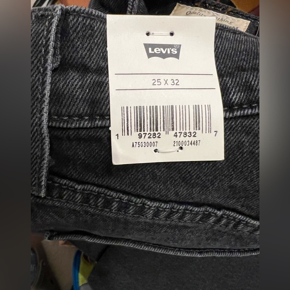 Brand new with tags Levi’s ribcage bells in black. Sz 25x32 - Picture 8 of 8